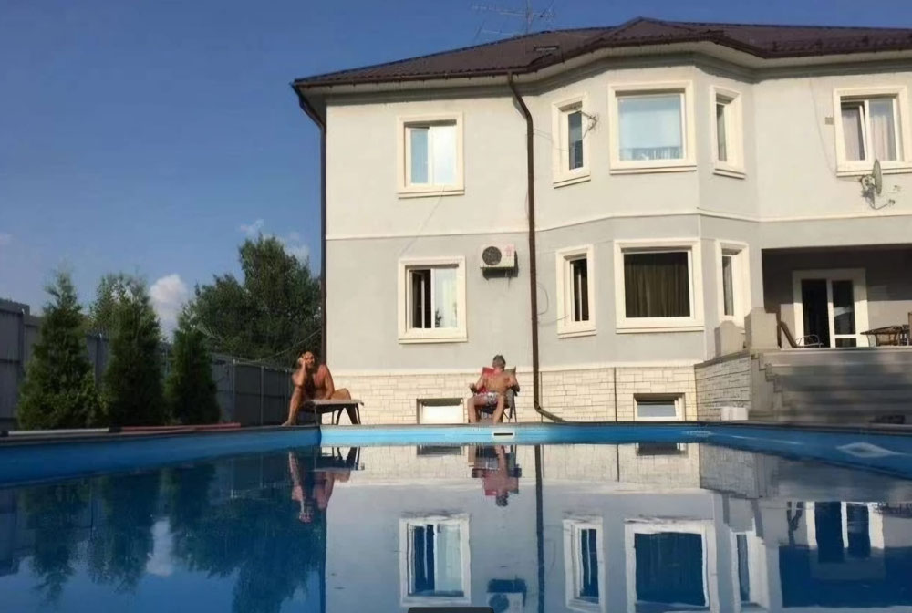 Будинок з басейном — Пошуковик нерухомості від забудовників і власників GEOLN.COM. Фото 1