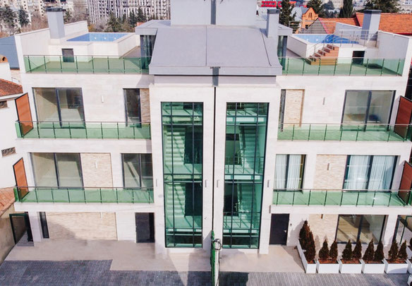 Продається 4-кімнатна квартира.