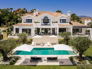 Villa 6 bedrooms 946 m² in Nueva Andalucia, Spain — Find off-plan property or real estate resale directly from developers and owners GEOLN.COM. Photo 15