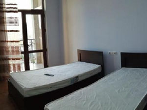 דירת 4 חדרים בסאנזונה. דירה ללא מתווך בטביליסי — חיפוש נדל"ן מפרטי ומקבלן GEOLN.COM. תמונה 6