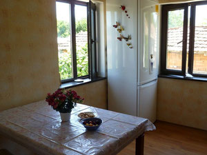 სახლი ბულგარეთში, დობრიჩის რაიონის სოფელში — უძრავი ქონების ყიდვა და მფლო ბელებისგან GEOLN.COM. ფოტო 7