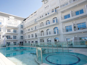 房地产在 Vincitore Palacio — look at the real estate search engine GEOLN.COM. 照片 2