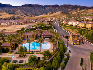 房地产在 The Canyons at Porter Ranch - Pointe Collection — look at the real estate search engine GEOLN.COM. 照片 2