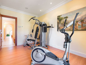 别墅 5 间卧室 1025 平方米，位于西班牙马贝拉 — 来自开发商和业主的房地产搜索引擎 GEOLN.COM. 照片 32