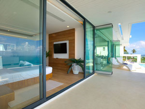 Велика 5-кімнатна вілла з басейном та видом на море в житловому комплексі на схилі — Пошуковик нерухомості від забудовників і власників GEOLN.COM. Фото 24