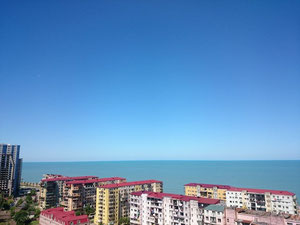 ბინა ზღვის ხედით — უძრავი ქონების ყიდვა და მფლო ბელებისგან GEOLN.COM. ფოტო 4