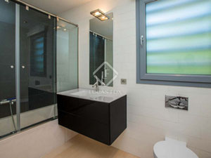 西班牙、加泰罗尼亚、巴塞罗那的山间别墅 — 来自开发商和业主的房地产搜索引擎 GEOLN.COM. 照片 8