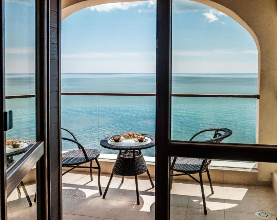 出售海边酒店 — 来自开发商和业主的房地产搜索引擎 GEOLN.COM. 照片 1