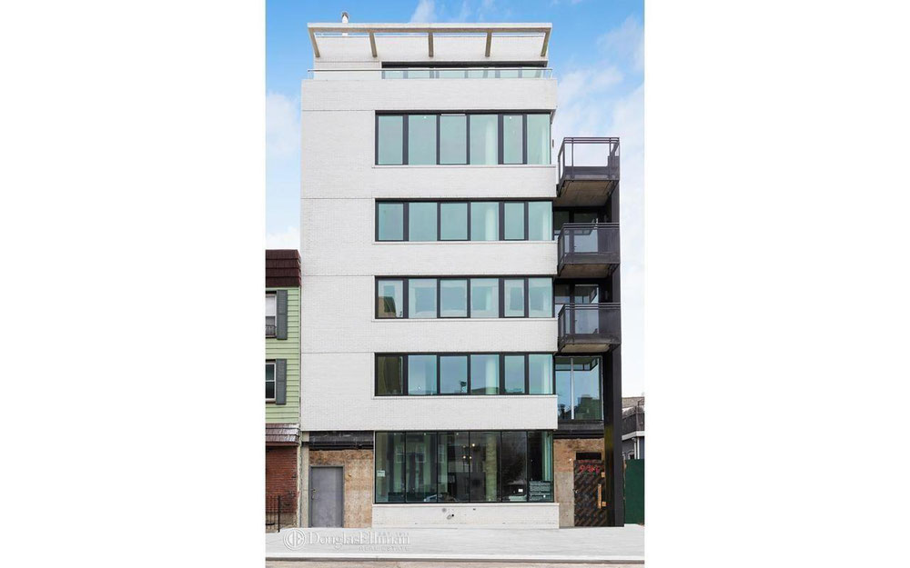 房地产在 650 Metropolitan Avenue — look at the real estate search engine GEOLN.COM. 照片 1