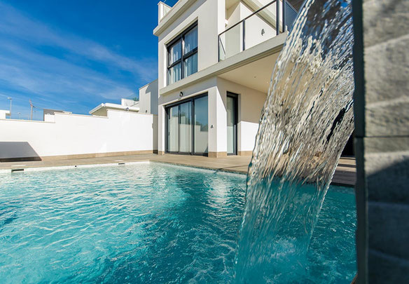 Villa 3 bedrooms 145 m² in Ciudad de las Comunicaciones, Spain