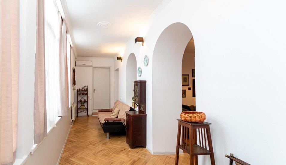 2 Zimmerwohnung auf Mtatsminda. Wohnung ohne Vermittler in Tiflis — Immobilien-Suchservice von Bauträgern und Eigentümern GEOLN.COM. Foto 1