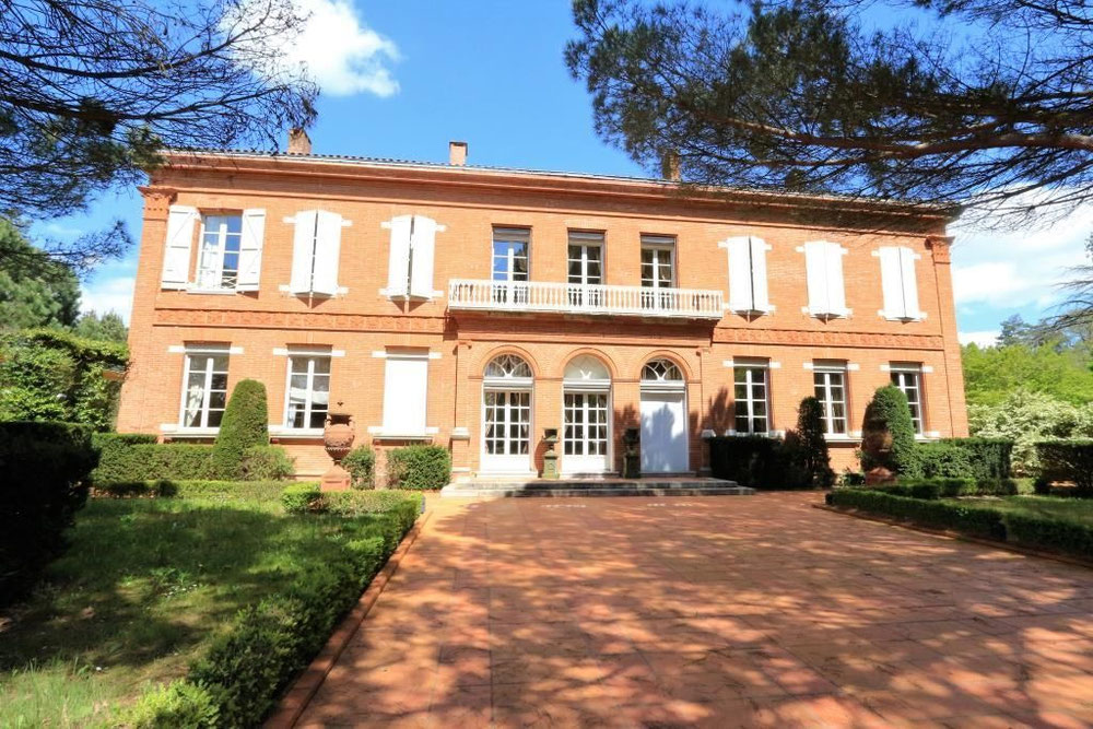 法国郊区的城堡，图卢兹城堡 — 来自开发商和业主的房地产搜索引擎 GEOLN.COM. 照片 1