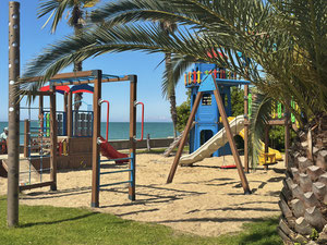 דירה עם חדר שינה נפרד ומרפסת ב"דREAMLAND OASIS" היוקרתי עם נוף לים! — חיפוש נדל"ן מפרטי ומקבלן GEOLN.COM. תמונה 15