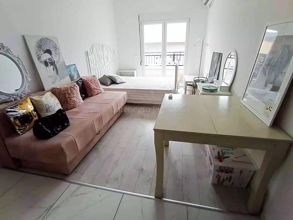 Черногория. Студия в Будве, район Дубовица. — Поисковик недвижимости от застройщиков и собственников GEOLN.COM. Фото 1