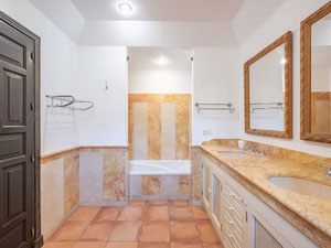 Villa 3 bedrooms 170 m² in Elviria, Spain — Find off-plan property or real estate resale directly from developers and owners GEOLN.COM. Photo 30