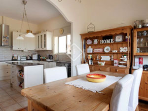 山中的别墅，在西班牙，加泰罗尼亚，锡切斯的海边 — 来自开发商和业主的房地产搜索引擎 GEOLN.COM. 照片 6