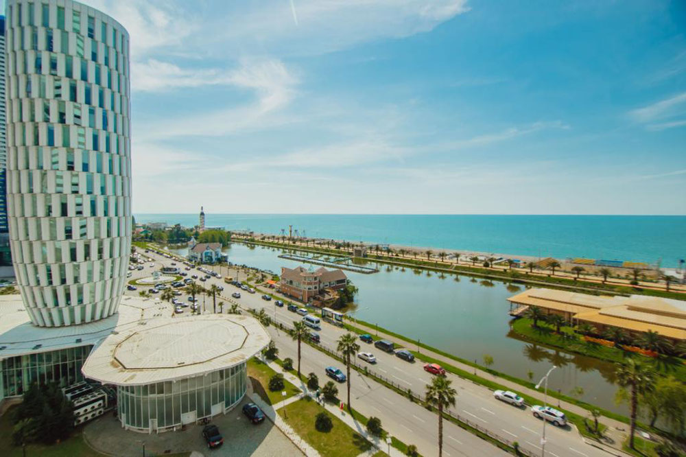 巴统万怡酒店待售公寓 — 来自开发商和业主的房地产搜索引擎 GEOLN.COM. 照片 1