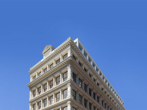 Real estate in Cast Iron House — look at the real estate search engine GEOLN.COM. Photo 2