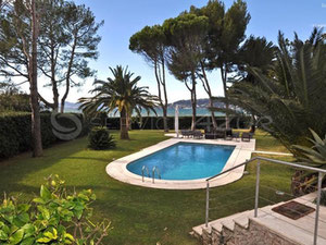 法国，安提比斯的海边别墅 — 来自开发商和业主的房地产搜索引擎 GEOLN.COM. 照片 2