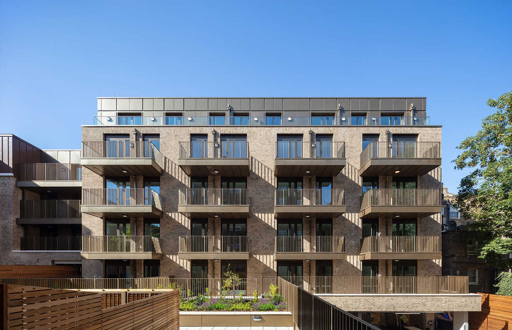 房地产在 Beachcroft House — look at the real estate search engine GEOLN.COM. 照片 1