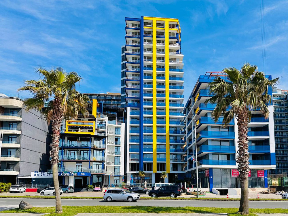 出售位于海边第一线的舒适级别住宅综合体的大型公寓。 — 来自开发商和业主的房地产搜索引擎 GEOLN.COM. 照片 1