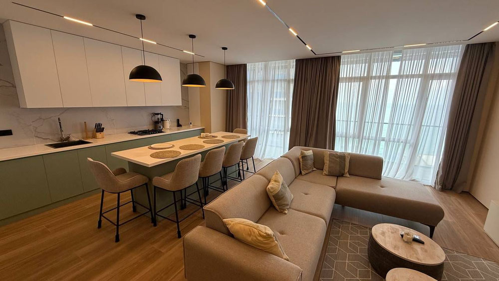 Продается просторная квартира 2+1 на Новом Бульваре — Поисковик недвижимости от застройщиков и собственников GEOLN.COM. Фото 1