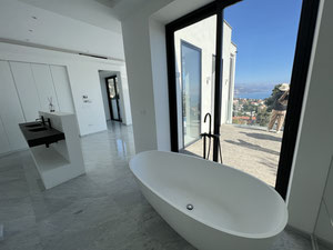 Moderne, luxuriöse Villa an der Côte d'Azur — Immobilien-Suchservice von Bauträgern und Eigentümern GEOLN.COM. Foto 6