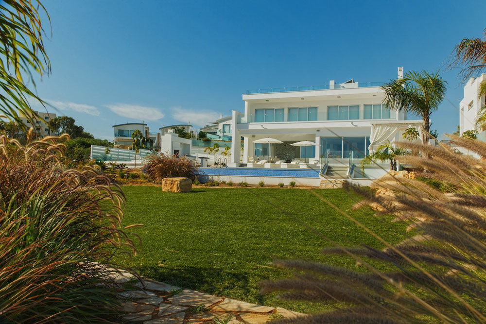 Real estate in Blue Waves — look at the real estate search engine GEOLN.COM. Photo 1