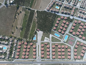 房地产在 Ege Birlik Tatil Koyu — look at the real estate search engine GEOLN.COM. 照片 4