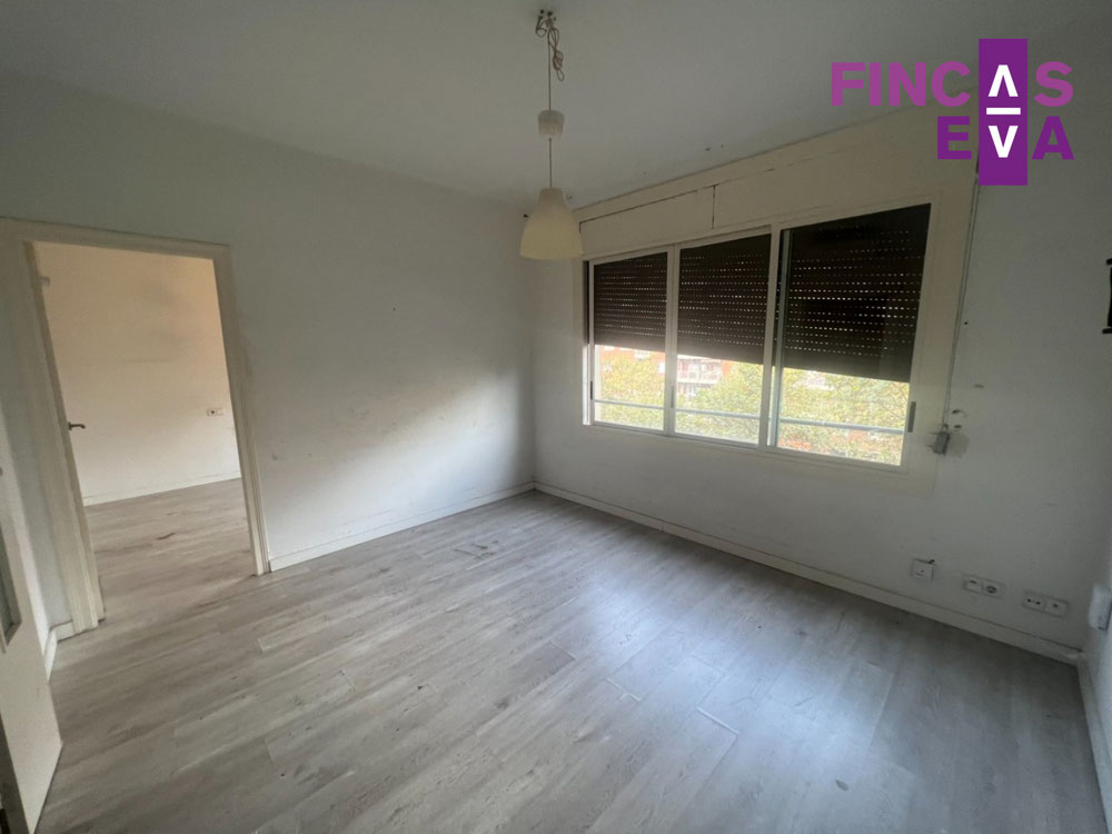 أبيع شقة في برشلونة، ساحة إسبانيا، المركز — ابحث عن عقار قيد الإنشاء أو عقار معاد بيعه مباشرة من المطورين والملاك GEOLN.COM. صورة فوتوغرافية 1