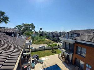 ბინები კომპლექსში საცურაო აუზით — უძრავი ქონების ყიდვა და მფლო ბელებისგან GEOLN.COM. ფოტო 2