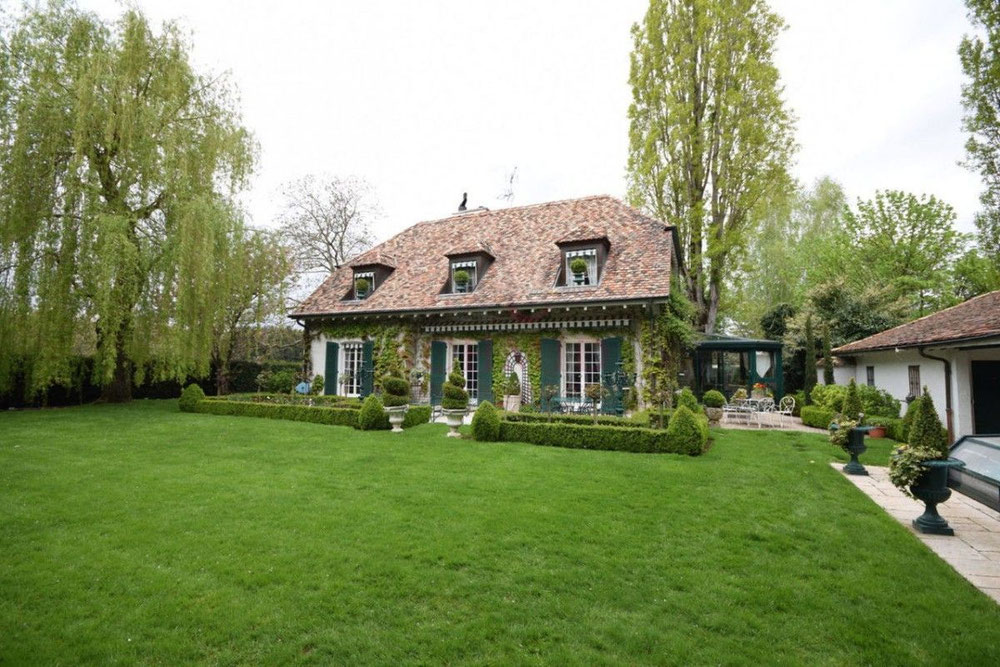 Villa in Switzerland, Tone — Find off-plan property or real estate resale directly from developers and owners GEOLN.COM. Photo 1