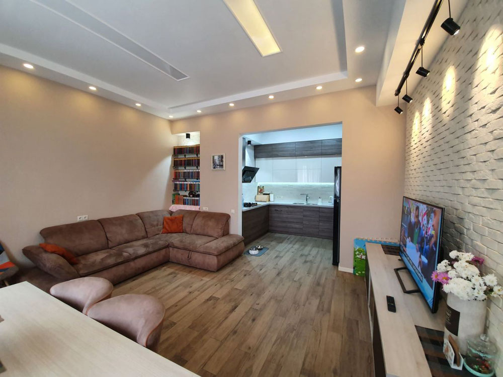 三房公寓出售 — 来自开发商和业主的房地产搜索引擎 GEOLN.COM. 照片 1