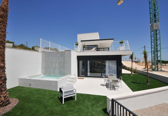 Villa 3 bedrooms 94 m² in Ciudad de las Comunicaciones, Spain