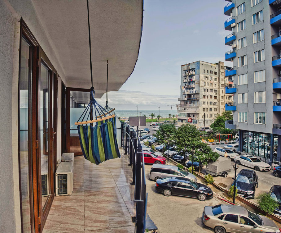 იყიდება ბინა ბათუმში — უძრავი ქონების ყიდვა და მფლო ბელებისგან GEOLN.COM. ფოტო 1