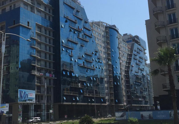 Продается 4-комнатная квартира