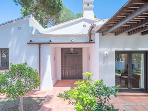 Villa 3 bedrooms 170 m² in Elviria, Spain — Find off-plan property or real estate resale directly from developers and owners GEOLN.COM. Photo 4