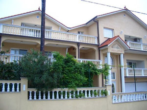 Villa junto al mar en Croacia, Primorsko-Goranska, Crikvenica — Encuentre propiedades fuera del plan o reventa de bienes inmuebles directamente de desarrolladores y propietarios GEOLN.COM. Foto 2