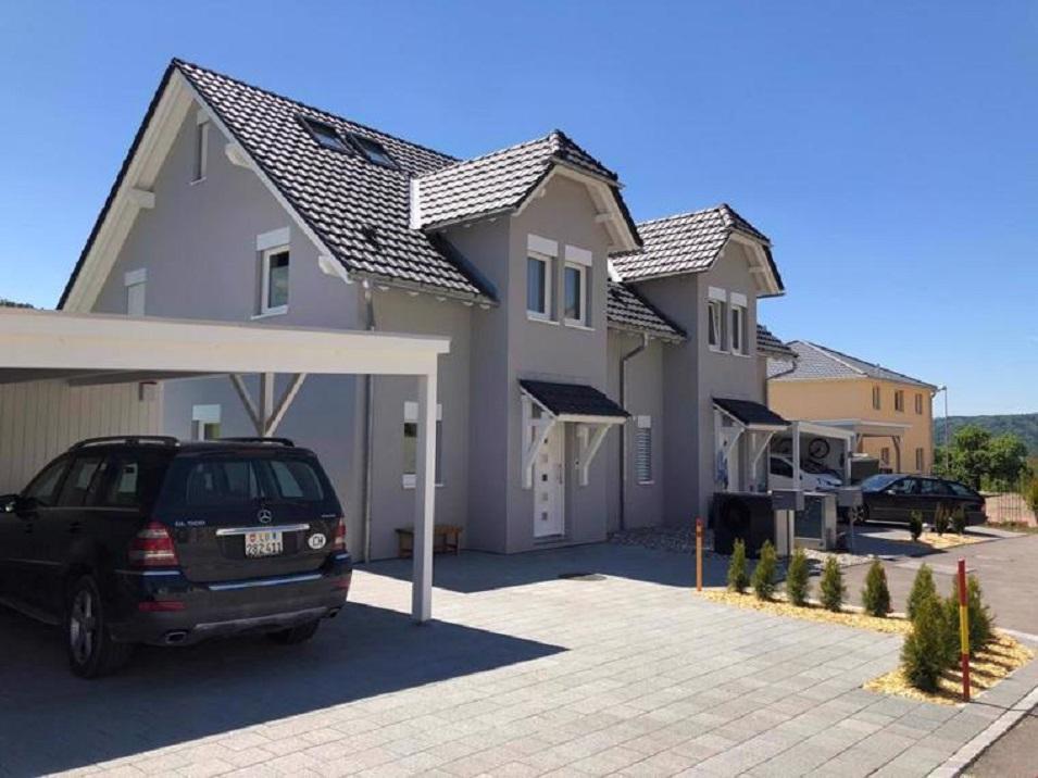 Immobilien in 2x Doppel-Einfamilienhauser — Schauen Sie sich die Immobiliensuchmaschine GEOLN.COM an. Foto 1