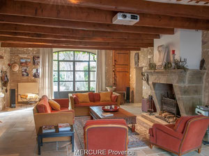 城堡在一个村庄，在法国郊区，阿维尼翁 — 来自开发商和业主的房地产搜索引擎 GEOLN.COM. 照片 6