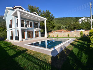 Villa in den Bergen, im Dorf, am Stadtrand, am Meer in der Türkei, Fethiye — Immobilien-Suchservice von Bauträgern und Eigentümern GEOLN.COM. Foto 2