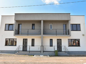 Real estate in Complex Florilor Villa — look at the real estate search engine GEOLN.COM. Photo 4