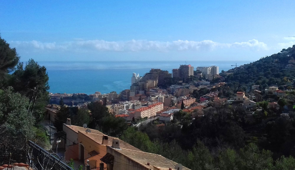 Vista al mar, zona tranquila cerca de MÓNACO — Encuentre propiedades fuera del plan o reventa de bienes inmuebles directamente de desarrolladores y propietarios GEOLN.COM. Foto 1
