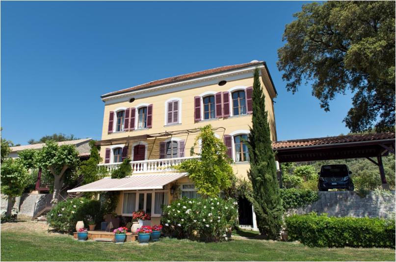 别墅在法国，普罗旺斯，Le Thoron — 来自开发商和业主的房地产搜索引擎 GEOLN.COM. 照片 1