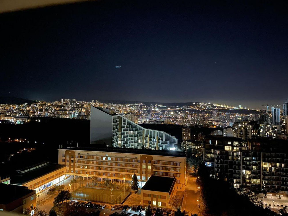 شقة 3 غرف للبيع — ابحث عن عقار قيد الإنشاء أو عقار معاد بيعه مباشرة من المطورين والملاك GEOLN.COM. صورة فوتوغرافية 1