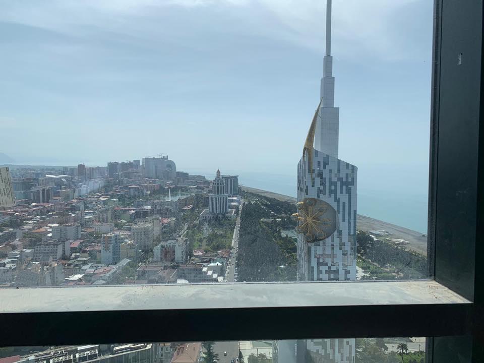 巴统门塔 — 来自开发商和业主的房地产搜索引擎 GEOLN.COM. 照片 1