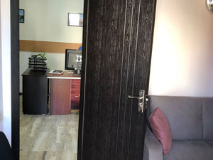 出售二楼 - 3 个功能办公室和 1 套公寓 — 来自开发商和业主的房地产搜索引擎 GEOLN.COM. 照片 13