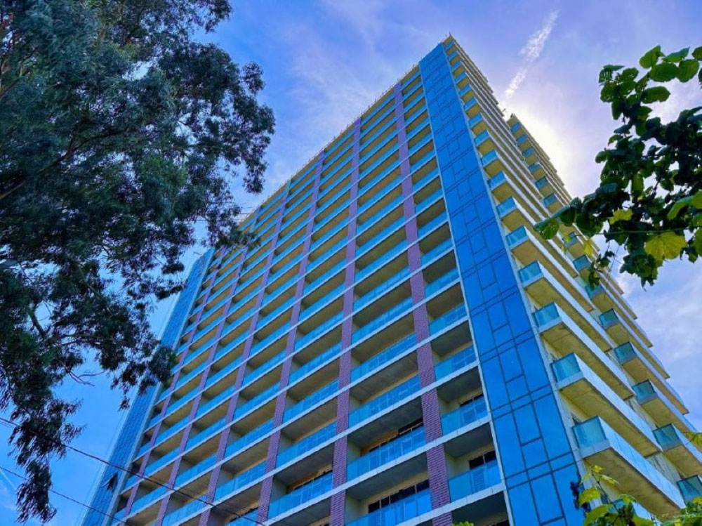 现代欧式两居室，配有全景窗户和豪华景观，位于舒适级别的住宅中！ — 来自开发商和业主的房地产搜索引擎 GEOLN.COM. 照片 1