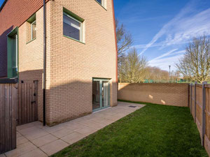 Real estate in Beechwood — look at the real estate search engine GEOLN.COM. Photo 2