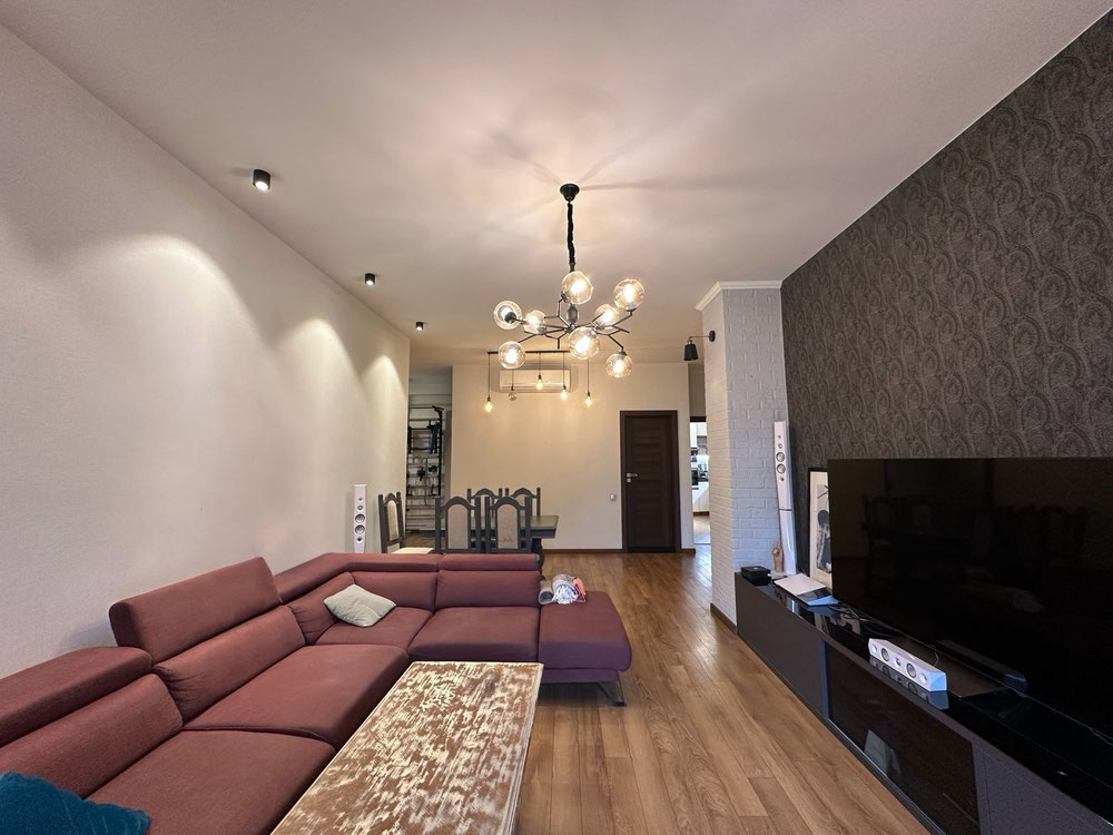 ექსკლუზიური შეთავაზება – პრემიუმ კლასის აპარტამენტი “ბაღების პლაზაში” — უძრავი ქონების ყიდვა და მფლო ბელებისგან GEOLN.COM. ფოტო 1